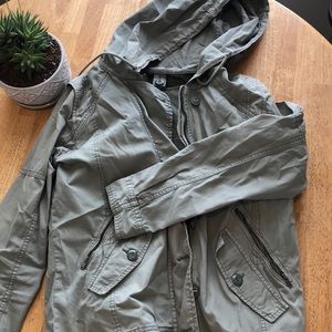 AEO medium sized cargo jacket green. Double layer with inside removable vest